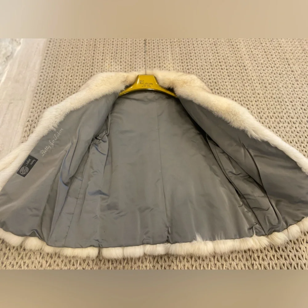 Robert Sidney Fine Furs Luxurious Cream Teddy Jacket - Picture 5 of 9